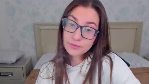 Snapshot of alishamurray chatting on 12/20/24, 07:28 Alina online show from 12/20/24, 07:28