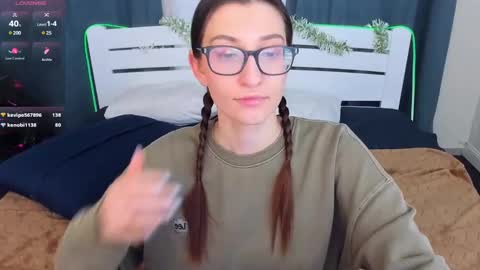 Snapshot of alishamurray chatting on 12/28/24, 12:35 Alina online show from 12/28/24, 12:35
