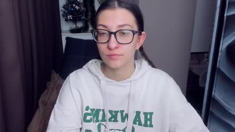Snapshot of alishamurray chatting on 12/29/24, 07:53 Alina online show from 12/29/24, 07:53