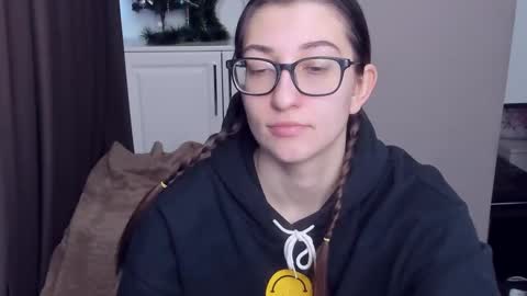 Snapshot of alishamurray chatting on 12/31/24, 08:04 Alina online show from 12/31/24, 08:04