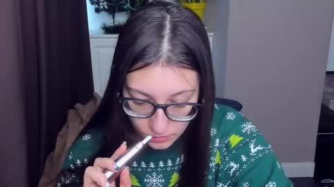 Snapshot of alishamurray chatting on 01/03/25, 08:00 Alina online show from 01/03/25, 08:00