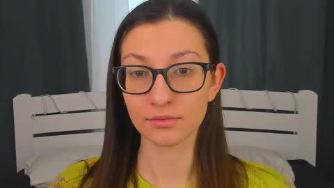 Snapshot of alishamurray chatting on 01/10/25, 08:07 Alina online show from 01/10/25, 08:07