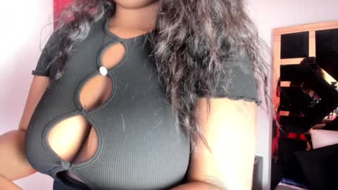 Snapshot of alisharogerrs chatting on 02/07/25, 07:27 Alisha online show from 02/07/25, 07:27