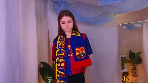 Snapshot of alisia_spinnet chatting on 12/15/24, 07:24 Alisia online show from 12/15/24, 07:24