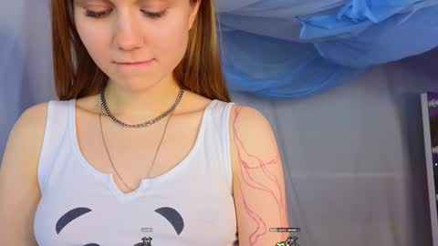 Snapshot of alisia_spinnet chatting on 01/09/25, 01:45 Alisia online show from 01/09/25, 01:45