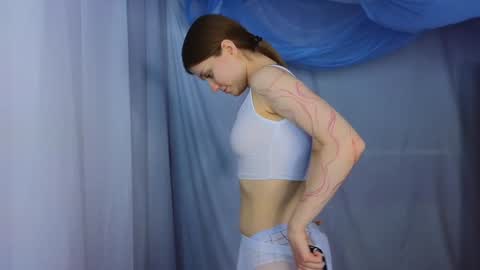 Snapshot of alisia_spinnet chatting on 01/10/25, 12:58 Alisia online show from 01/10/25, 12:58