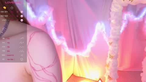 Snapshot of alisia_spinnet chatting on 02/13/25, 02:31 Alisia online show from 02/13/25, 02:31