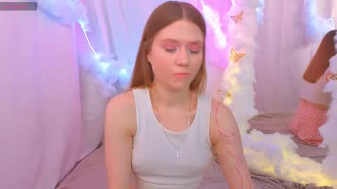 Snapshot of alisia_spinnet chatting on 10/05/25, 08:45 Alisia online show from 10/05/25, 08:45