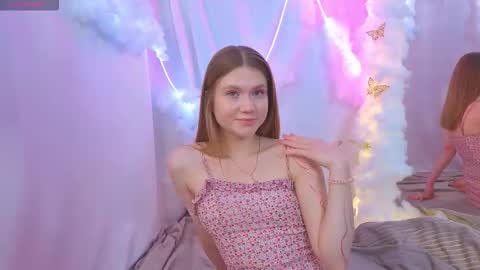 Snapshot of alisia_spinnet chatting on 10/10/25, 09:30 Alisia online show from 10/10/25, 09:30