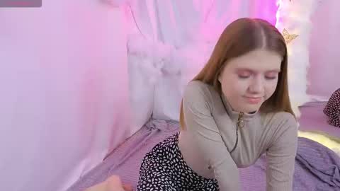 Snapshot of alisia_spinnet chatting on 10/20/25, 03:45 Alisia online show from 10/20/25, 03:45