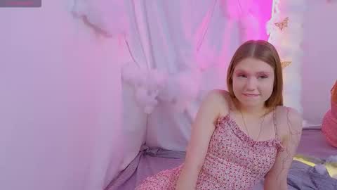 Snapshot of alisia_spinnet chatting on 10/21/25, 03:57 Alisia online show from 10/21/25, 03:57