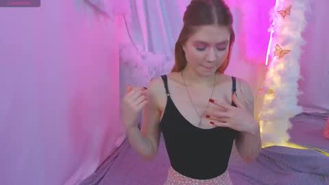 Snapshot of alisia_spinnet chatting on 10/28/25, 03:47 Alisia online show from 10/28/25, 03:47