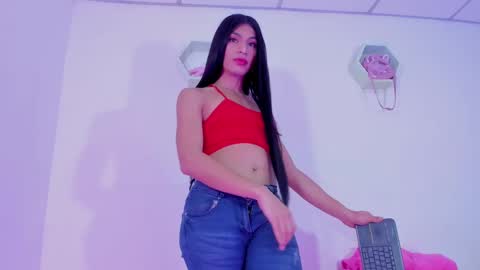 Alisia online show from 12/13/24, 01:26