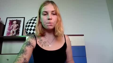 Alisa online show from 10/27/25, 10:41