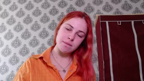 Snapshot of alismoona chatting on 04/06/26, 07:42 Alisa online show from 04/06/26, 07:42