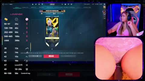 Snapshot of alison_gamer chatting on 09/18/25, 05:04 Alison online show from 09/18/25, 05:04