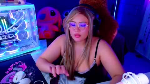 Snapshot of alison_gamer chatting on 09/25/25, 07:06 Alison online show from 09/25/25, 07:06