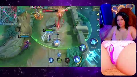 Snapshot of alison_gamer chatting on 10/25/25, 07:41 Alison online show from 10/25/25, 07:41