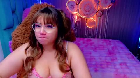 Snapshot of alison_gamer chatting on 11/11/25, 05:02 Alison online show from 11/11/25, 05:02