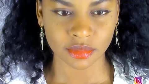 Snapshot of alison_ker chatting on 10/29/25, 07:32 Sofias house online show from 10/29/25, 07:32