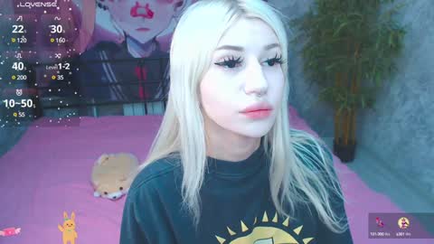 Snapshot of alison_moonlight chatting on 12/20/24, 11:43 Alison online show from 12/20/24, 11:43