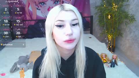 Snapshot of alison_moonlight chatting on 12/29/24, 03:44 Alison online show from 12/29/24, 03:44