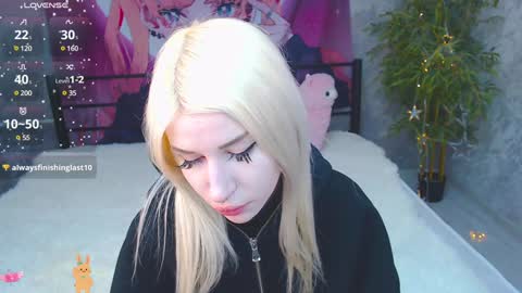 Snapshot of alison_moonlight chatting on 01/04/25, 04:01 Alison online show from 01/04/25, 04:01