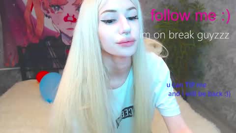 Snapshot of alison_moonlight chatting on 09/09/25, 11:04 Alison online show from 09/09/25, 11:04