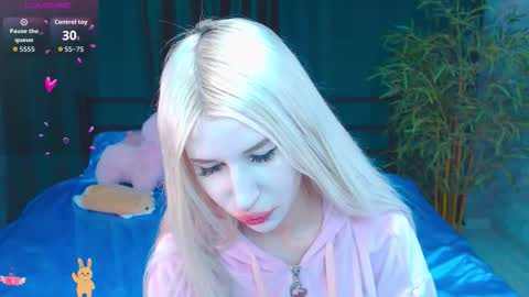 Snapshot of alison_moonlight chatting on 09/15/25, 12:32 Alison online show from 09/15/25, 12:32