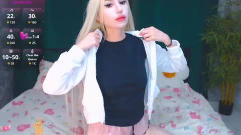 Snapshot of alison_moonlight chatting on 10/02/25, 06:15 Alison online show from 10/02/25, 06:15