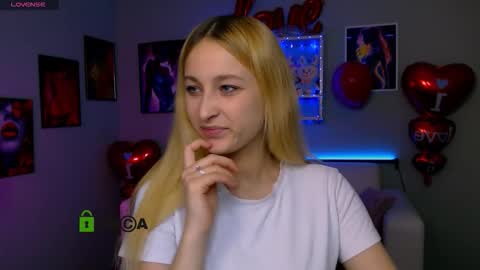 Snapshot of alison_purr chatting on 02/25/26, 10:36 alison_purr online show from 02/25/26, 10:36