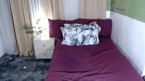 hotty online show from 02/09/25, 08:54