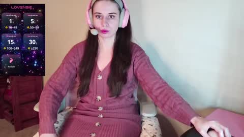 Snapshot of alisonfieldsxo chatting on 01/09/25, 06:17 Alison Fields online show from 01/09/25, 06:17