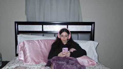 Alison Fields online show from 05/27/26, 01:57
