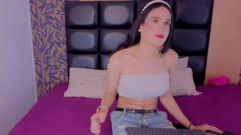 Alison  online show from 12/18/25, 08:37