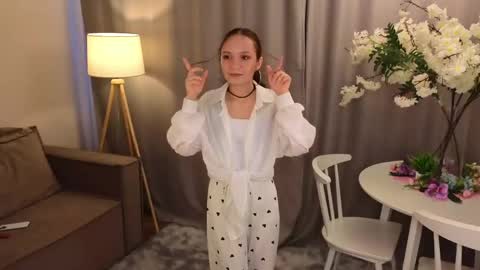 Kira online show from 05/19/26, 06:20