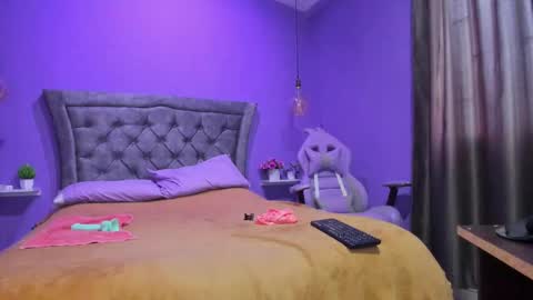 alicia online show from 10/04/25, 01:31