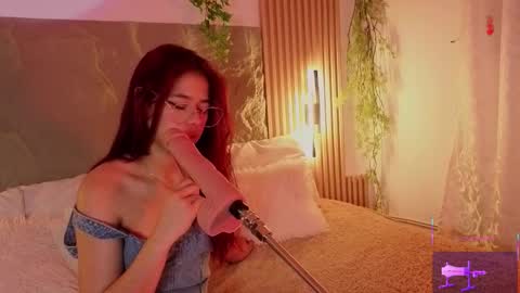 Mia online show from 10/13/25, 02:33