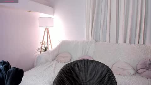 Snapshot of alissa_styles chatting on 04/13/26, 12:21 Alissa online show from 04/13/26, 12:21