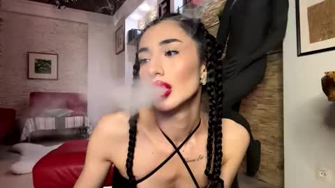 Alissa online show from 10/12/25, 03:22