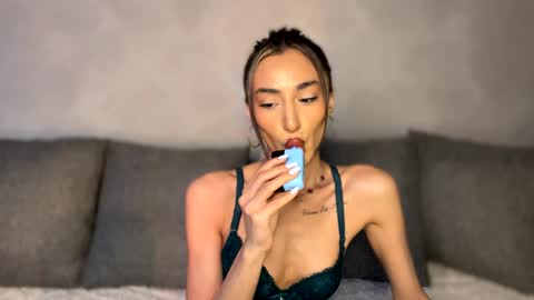 Snapshot of alissadreams chatting on 06/10/26, 02:27 Alissa online show from 06/10/26, 02:27