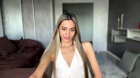 Snapshot of alissadreams chatting on 07/14/26, 11:27 Alissa online show from 07/14/26, 11:27