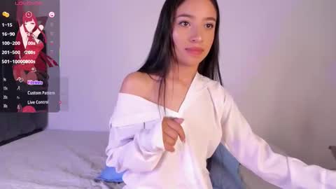 Mara  Isabel online show from 11/21/25, 01:48