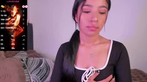 alissarose_1 online show from 04/25/26, 11:46