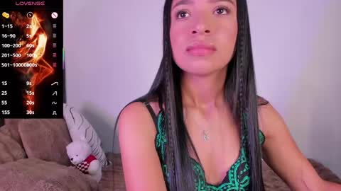 alissarose_1 online show from 04/27/26, 07:01