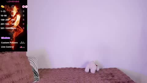 alissarose_1 online show from 04/28/26, 07:52