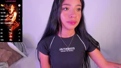 alissarose_1 online show from 04/30/26, 01:12