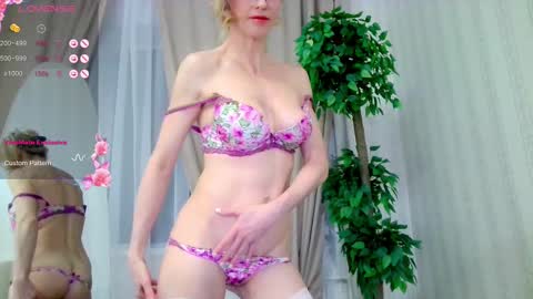 Snapshot of alissawind chatting on 03/08/25, 04:23 im Allise online show from 03/08/25, 04:23