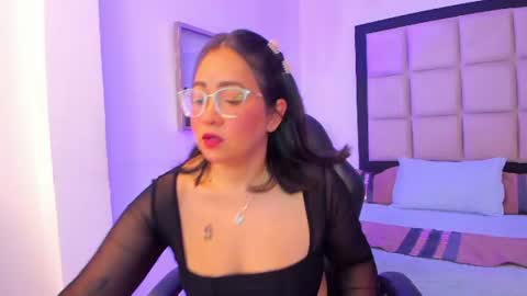 Snapshot of alissbluumm chatting on 07/01/26, 12:45 alissbluumm online show from 07/01/26, 12:45