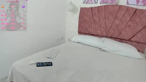 Snapshot of alisse_hall chatting on 04/15/26, 12:34 Alisse online show from 04/15/26, 12:34